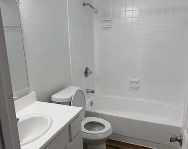 9201 Clarewood Drive - Photo Thumbnail 10