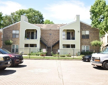 6602 Harbor Town Drive - Photo Thumbnail 9