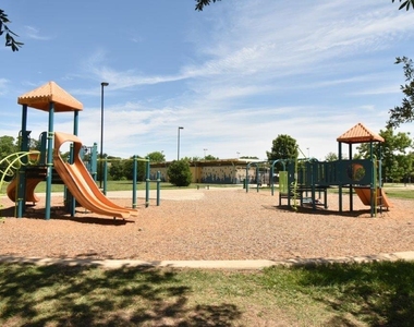 6602 Harbor Town Drive - Photo Thumbnail 10