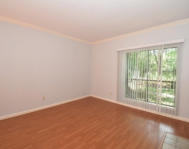 6602 Harbor Town Drive - Photo Thumbnail 7