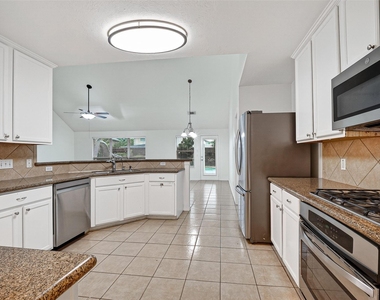 25007 Ivy Trace Ln - Photo Thumbnail 13