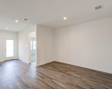 8922 Colicroot Drive - Photo Thumbnail 16