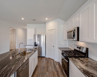 8922 Colicroot Drive - Photo Thumbnail 12