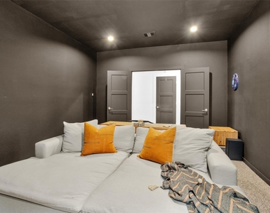 13320 Bear Creek Court - Photo Thumbnail 21