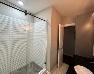 219 Marshall Street - Photo Thumbnail 3