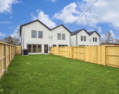 6834 Westover Street - Photo Thumbnail 7
