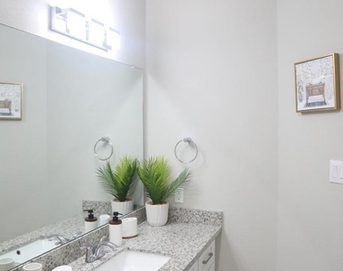 6834 Westover Street - Photo Thumbnail 6