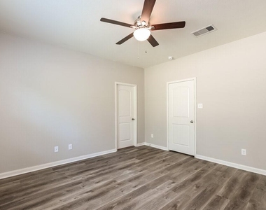 25178 Dickens Drive - Photo Thumbnail 11