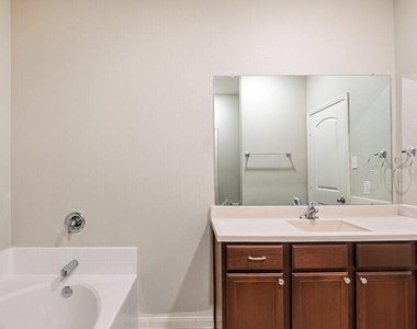 25178 Dickens Drive - Photo Thumbnail 9