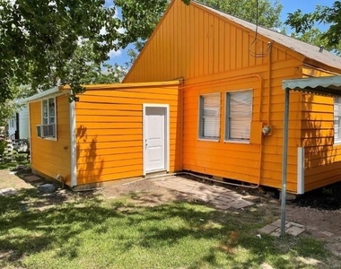 727 W 5th Street - Photo Thumbnail 10