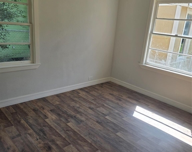 1300 West Street - Photo Thumbnail 17