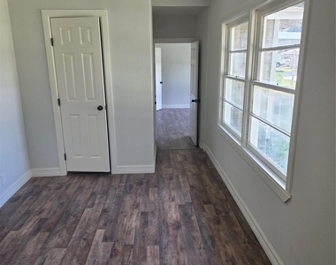 1300 West Street - Photo Thumbnail 23
