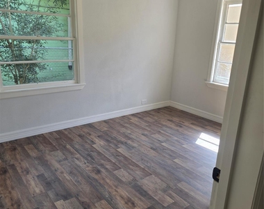 1300 West Street - Photo Thumbnail 8