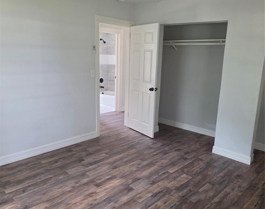 1300 West Street - Photo Thumbnail 15