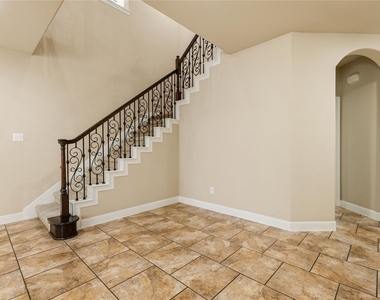 10702 Winding Green Drive - Photo Thumbnail 3