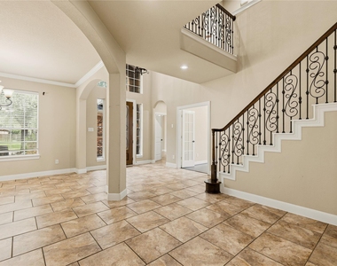 10702 Winding Green Drive - Photo Thumbnail 6