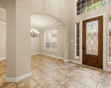 10702 Winding Green Drive - Photo Thumbnail 5