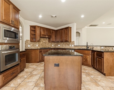 10702 Winding Green Drive - Photo Thumbnail 15