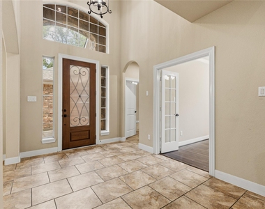 10702 Winding Green Drive - Photo Thumbnail 4