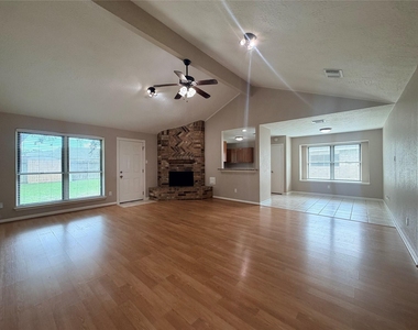 1146 Maple Creek Drive - Photo Thumbnail 3