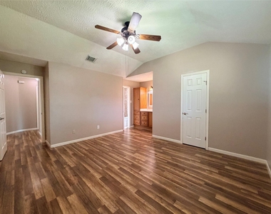 1146 Maple Creek Drive - Photo Thumbnail 11