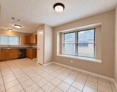 1146 Maple Creek Drive - Photo Thumbnail 9