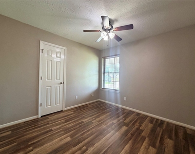 1146 Maple Creek Drive - Photo Thumbnail 17