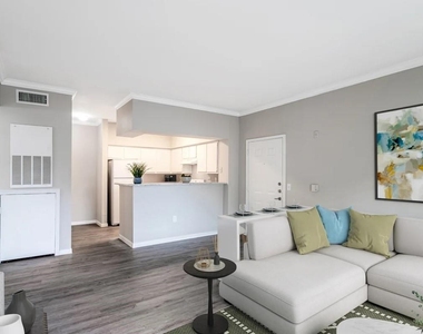 11355 Richmond Avenue - Photo Thumbnail 10