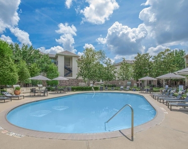 11355 Richmond Avenue - Photo Thumbnail 6