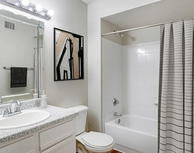 11355 Richmond Avenue - Photo Thumbnail 14