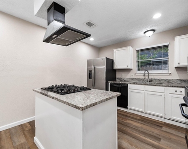 15607 Barbarossa Drive - Photo Thumbnail 11