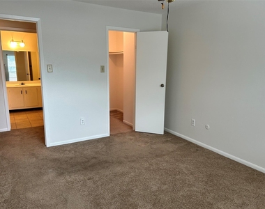 8801 Hammerly Boulevard - Photo Thumbnail 14