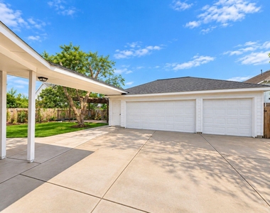 8206 Purple Cornflower Trail - Photo Thumbnail 14