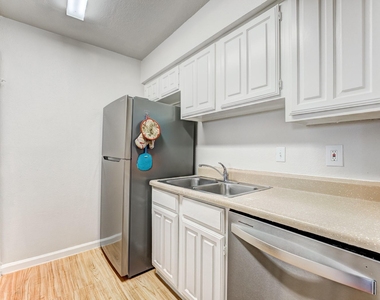 6001 Reims Road - Photo Thumbnail 13