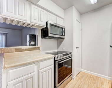 6001 Reims Road - Photo Thumbnail 12
