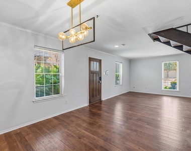 5534 Beverlyhill Street - Photo Thumbnail 4