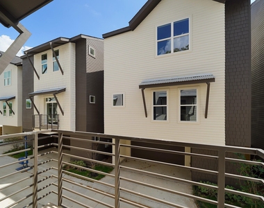 861 Rachel Street - Photo Thumbnail 25
