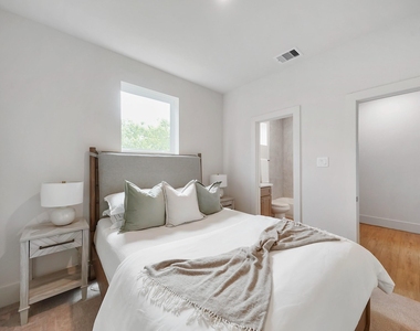 861 Rachel Street - Photo Thumbnail 19