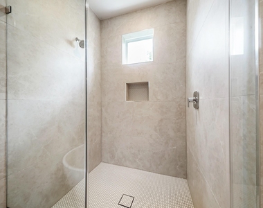 861 Rachel Street - Photo Thumbnail 15