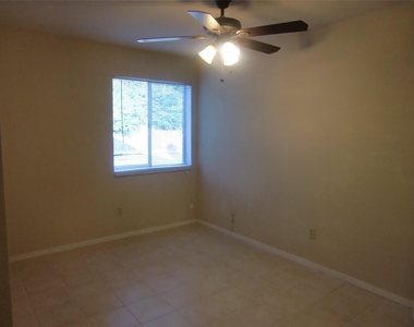 752 Memorial Mews Street - Photo Thumbnail 12