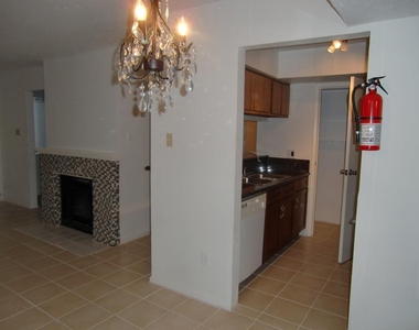 752 Memorial Mews Street - Photo Thumbnail 4
