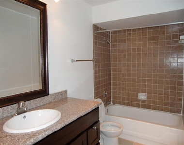 752 Memorial Mews Street - Photo Thumbnail 10