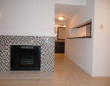 752 Memorial Mews Street - Photo Thumbnail 2