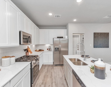 21038 Bay Village Drive - Photo Thumbnail 9