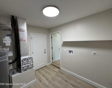 532 Sheridan Avenue - Photo Thumbnail 6