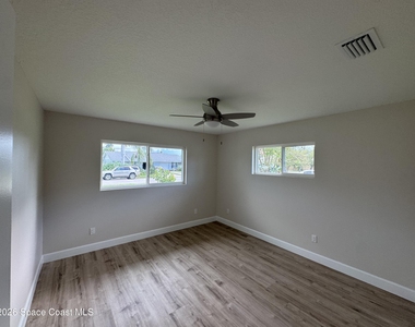 532 Sheridan Avenue - Photo Thumbnail 11