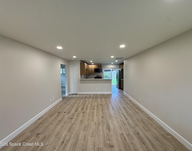 532 Sheridan Avenue - Photo Thumbnail 2