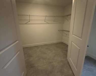 2542 Hester Avenue Se - Photo Thumbnail 12