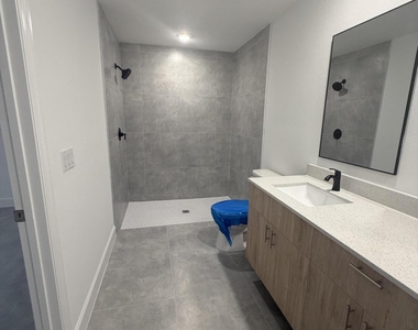 2542 Hester Avenue Se - Photo Thumbnail 14