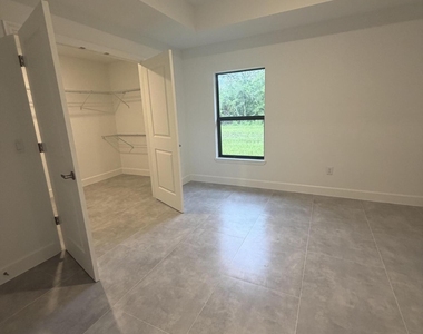 2542 Hester Avenue Se - Photo Thumbnail 11